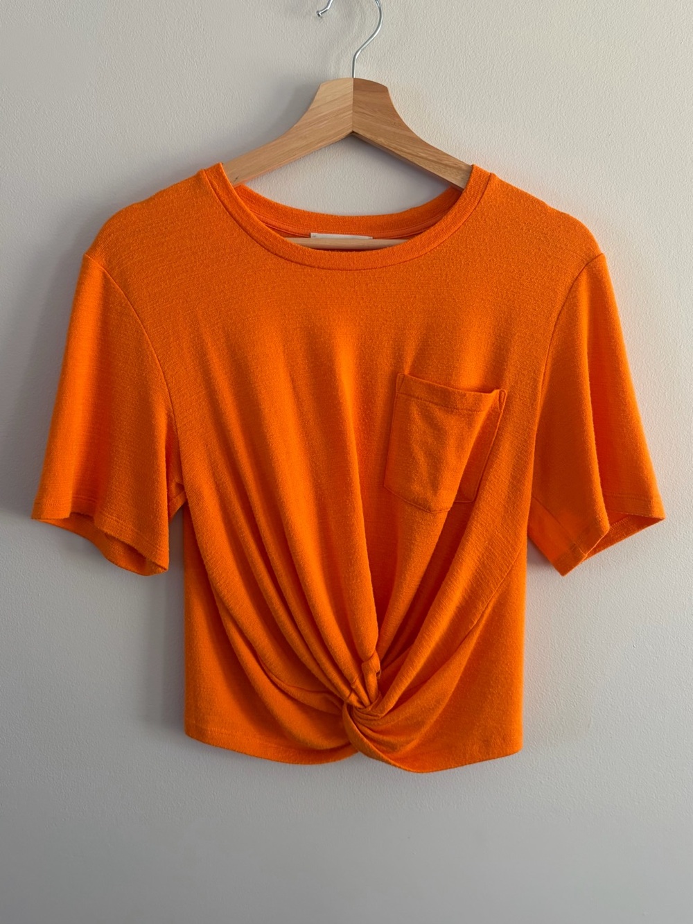 Wilfred Orange Knot-Front Crop Tee